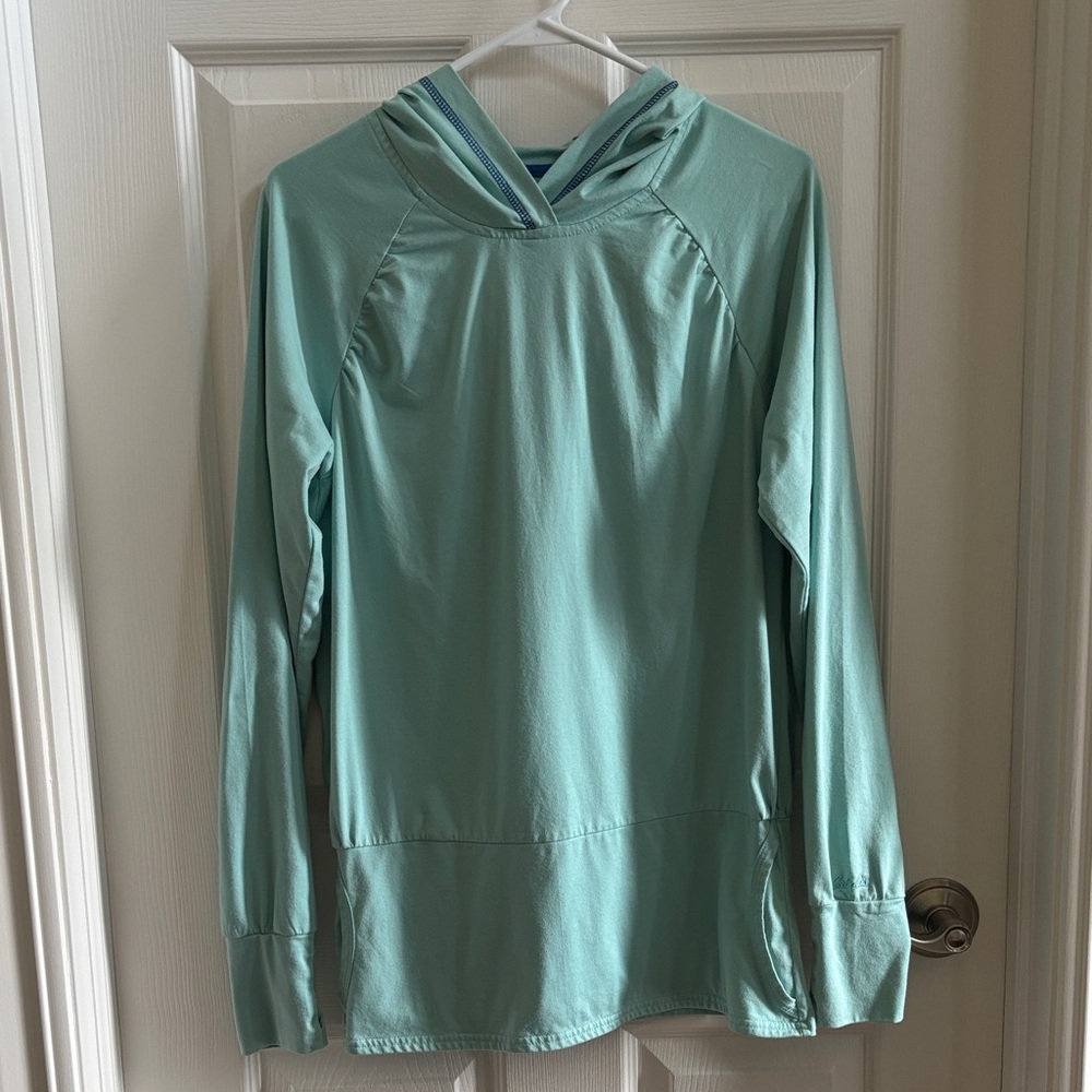 Cabela’s hooded long sleeved top